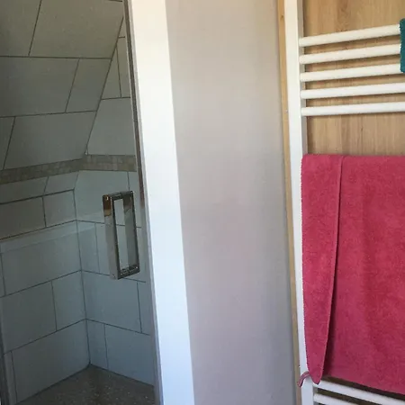 Calme Avec Terrasse Privative Proche De Nancy - Fr-1-584-103 * Champenoux
