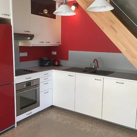 Calme Avec Terrasse Privative Proche De Nancy - Fr-1-584-103 *